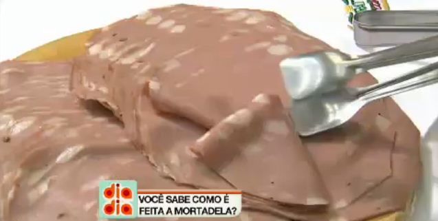 Érico Aires visita uma fábrica de mortadela
