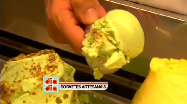 André Meana visita sorveteria em São Roque