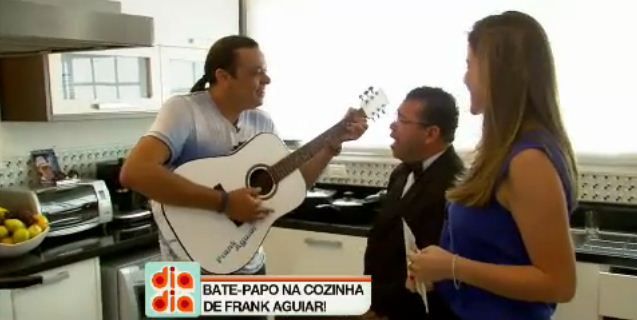 Frank Aguiar prepara cabrito para Dia Dia