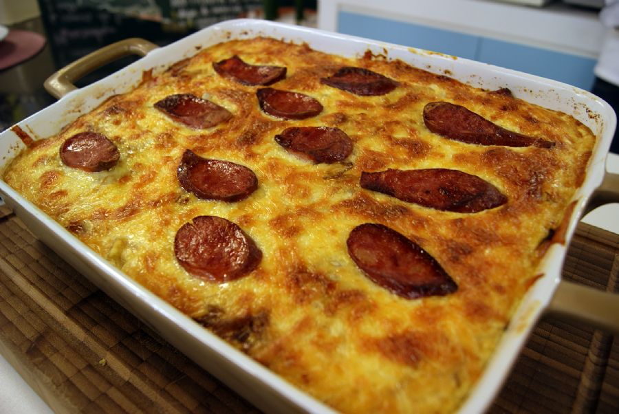 Mandioca Gratinada com Linguiça