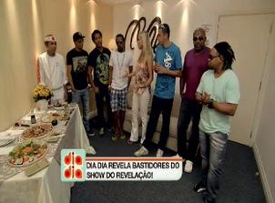 Dia Dia mostra bastidores do show do Revelação