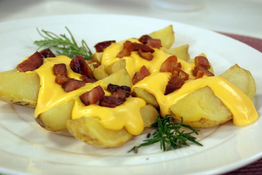 Batatas Crocantes com Cheddar e Bacon