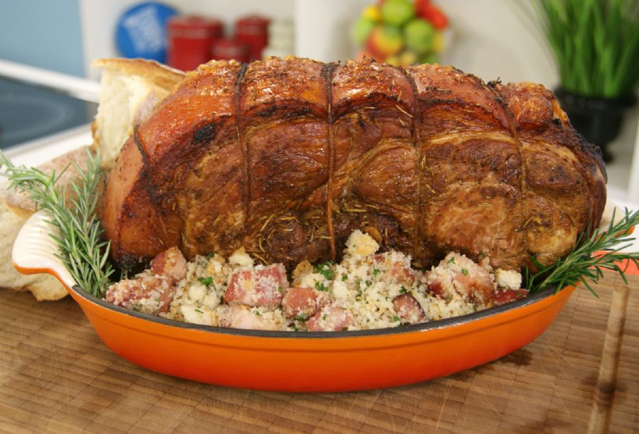 Pernil com Farofa de Pão