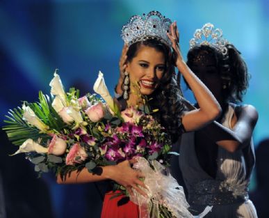 Stefania Fernandez foi eleita Miss Universo 2009