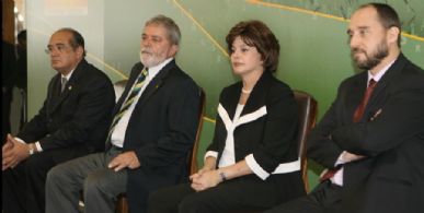 O presidente do STF, Gilmar Mendes, Lula, Dilma, e o novo Advogado Geral da União , Luís Adams