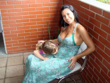 Scheila Carvalho posta foto de sua barriguinha de grávida