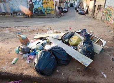 Lixo acumulado no Glicério, região central de São Paulo Lixo acumulado no Glicério, região central de São Paulo