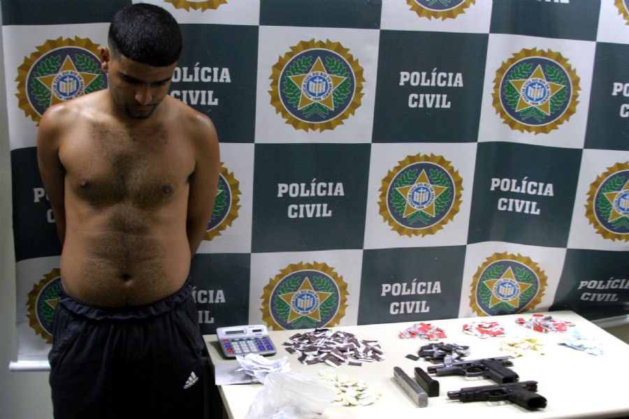 Polícia Faz Operação E Prende Dois Homens Por Tráfico No Rio Notícias