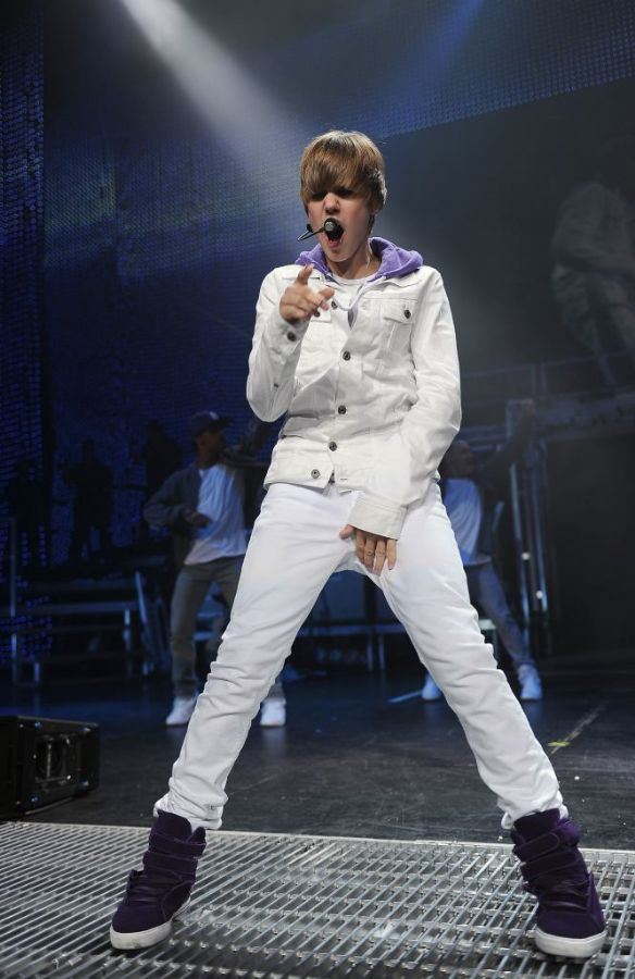 O astro teen Justin Bieber durante show de sua turnê em Los Angeles O astro teen Justin Bieber durante show de sua turnê em Los Angeles