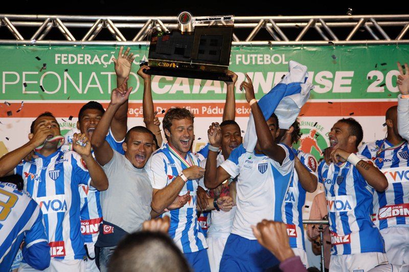Jogadores do Avaí comemoram título catarinense neste domingo / Cristiano Andujar/Futura Press