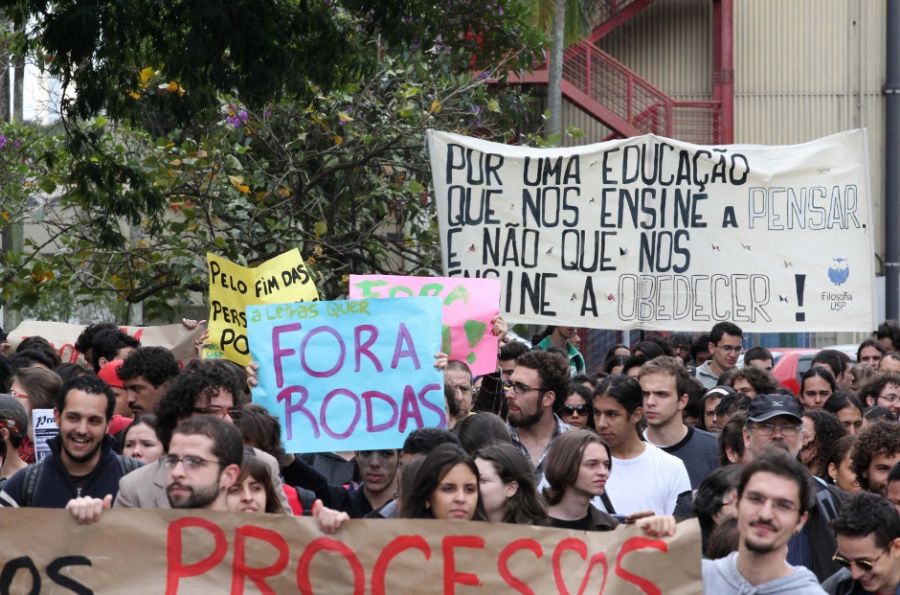 USP: estudantes protestam contra expulsão de 59 alunos
