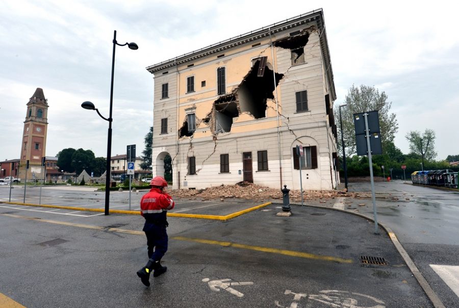 Três mil pessoas são evacuadas na Itália após terremoto
