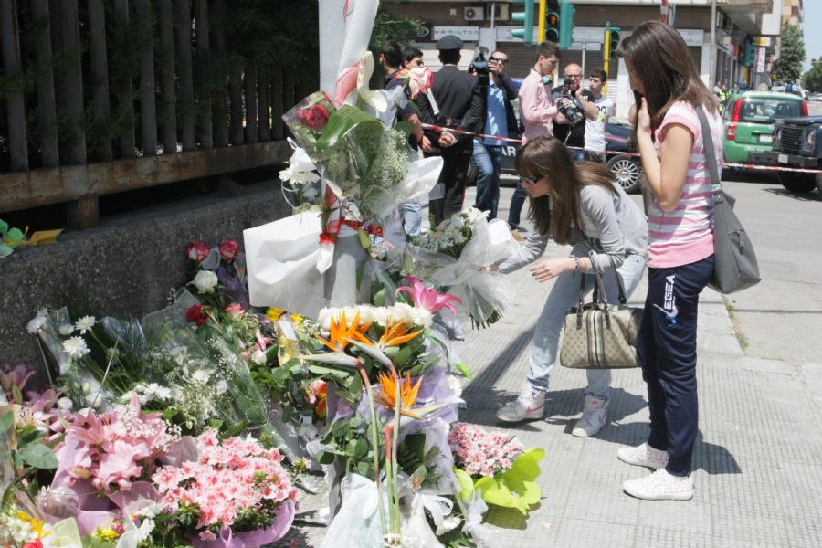 Italianos prestam homenagem à Melissa