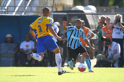 Julio Cesar vai desfalcar o Grêmio / Divulgação/Site Gremio