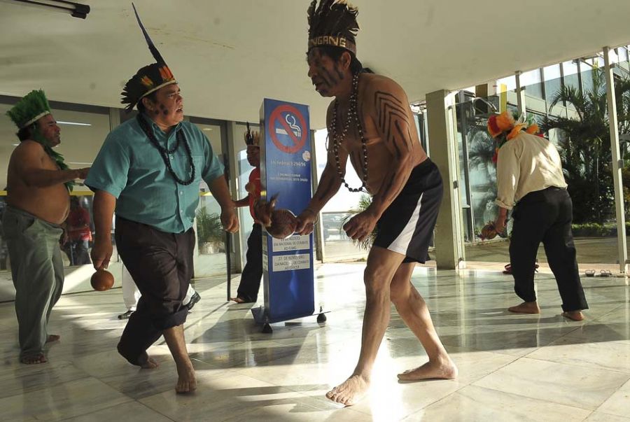 Índios realizaram cerimônias após ocupar parte do prédio  / Elza Fiúza/ ABr