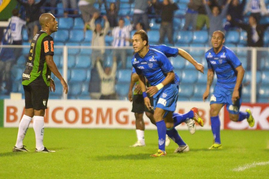 Julinho comemora gol contra o América-MG / Petra Mafalda /Mafalda Press/Futura Press