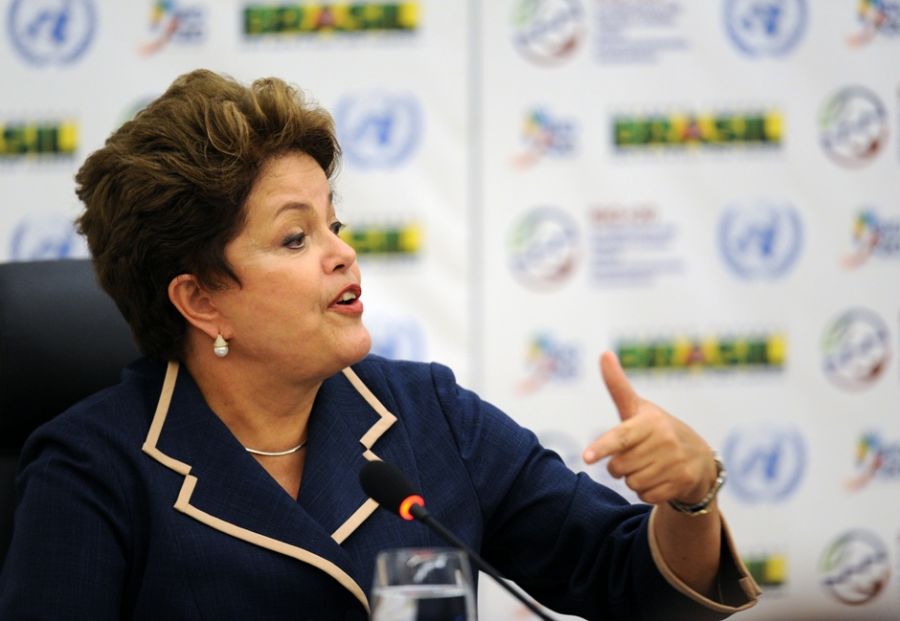 Dilma Rousseff diz que medidas garantirão maior eficiência na produtividade / Evaristo Sá/ AFP