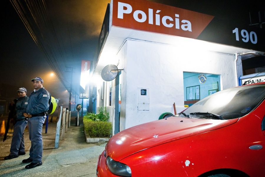 Sete bases da Polícia Militar foram atacadas no último mês / Eduardo Anizelli/Folhapress