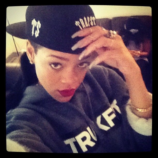 Rihanna foge de fogo em Londres / Divulgação/Instagram