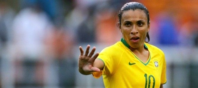Meninas do Brasil estreiam contra Camarões