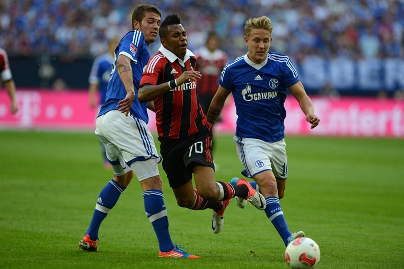 O Milan, de Robinho, derrotou o Schalke nesta terça-feira / PATRIK STOLLARZ/AFP 