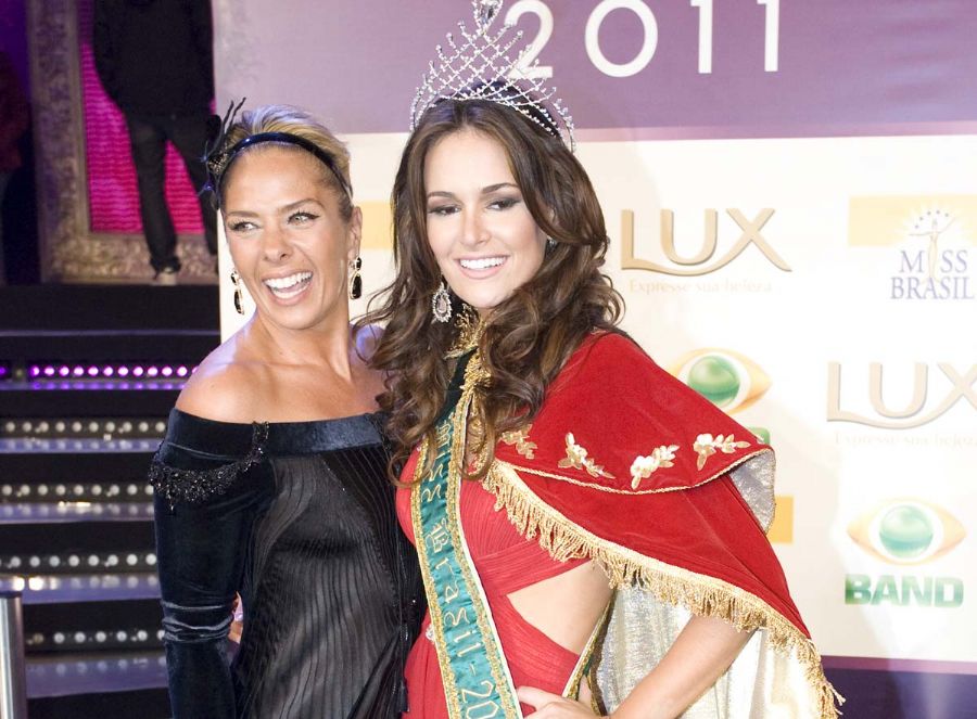 Adriane Galisteu com Priscila Machado, Miss Brasil 2011
