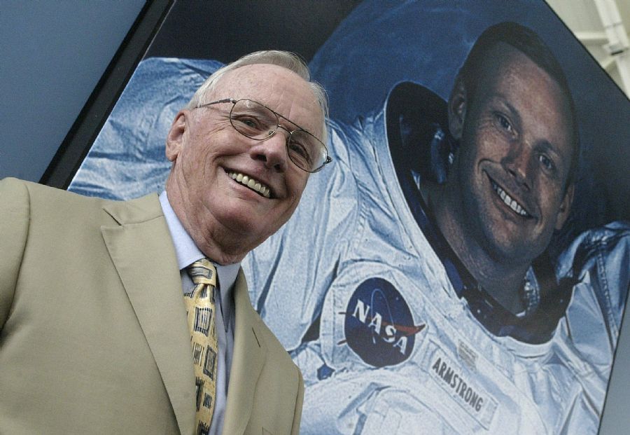 Neil Armstrong foi o primeiro homem a pisar na lua, há 43 anos / Foto: Jose Jordan/AFP