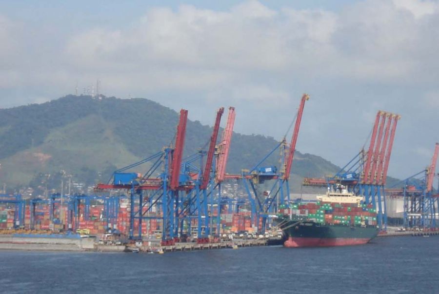 Funcionários que atuam no porto de Santos são alvo de várias denúncias / Agência Brasil
