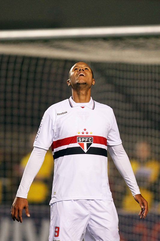Luis Fabiano comemora gol na goleada do São Paulo contra o Botafogo / Wagner Carmo/VIPCOMM 