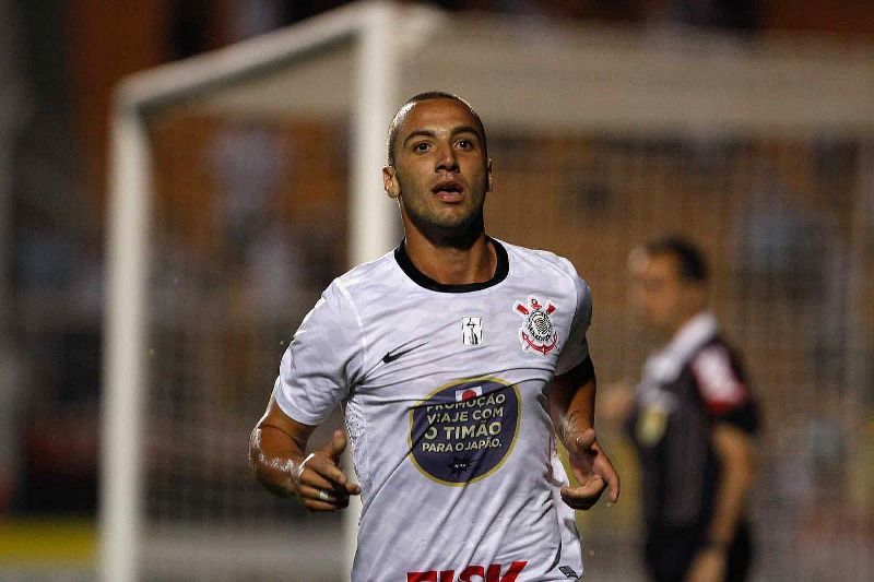 Guilherme comemora primeiro gol pelo Corinthians na vitória sobre Grêmio / Mário Angelo/Sigmapress/Folhapress