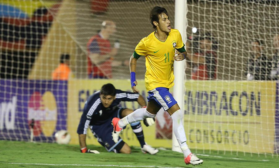 Neymar comemora gol que garantiu a vitória contra a Argentina / Divulgação/Mowa Press