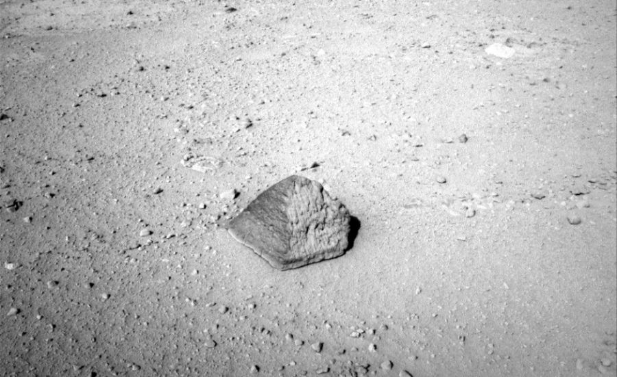 Curiosity fará análise da pedra encontrada em Marte / Divulgação/Nasa