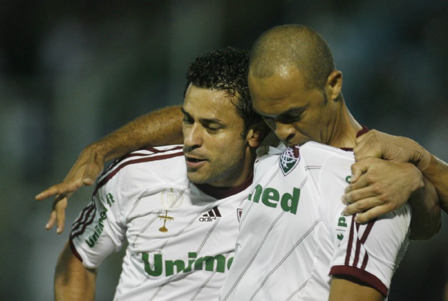 Fred e Leandro Euzébio comemoram gol do Flu na vitória sobre o Náutico / Divulgação/Photocamera