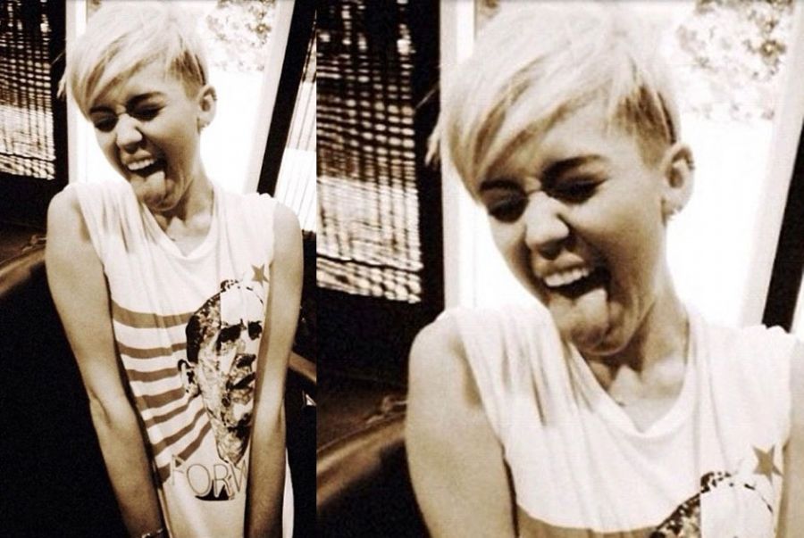 Miley faz pose com atitude 