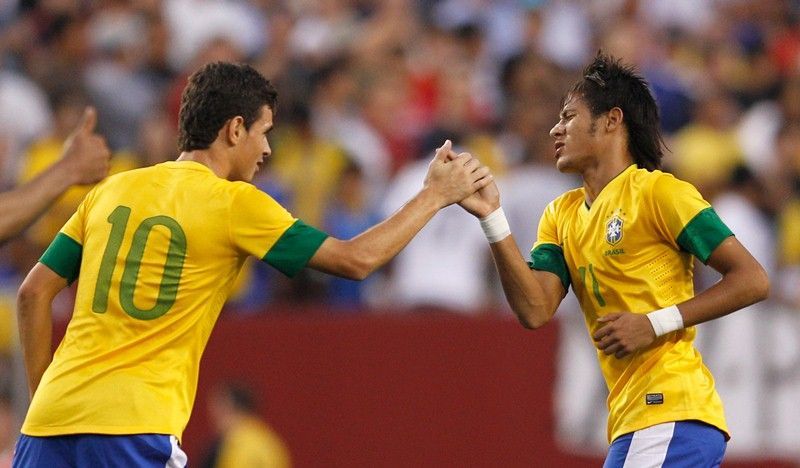 Oscar e Neymar devem estar presentes na Copa das Confederações / Rob Carr/AFP