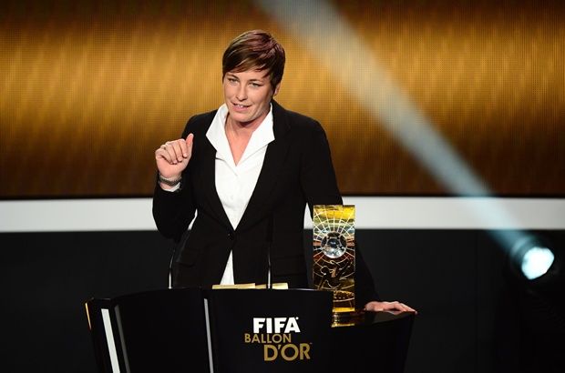 Wambach superou Marta e levou a Bola de Ouro