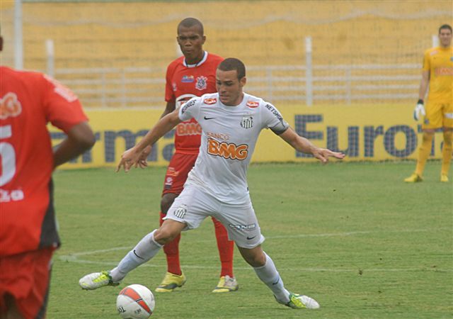 Pedro Castro vai estar em campo pelo Santos nesta terça-feira / Israel de Oliveira/Site Santos 