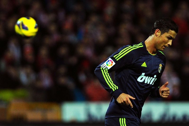 Cristiano Ronaldo lamenta derrota do Real Madrid neste sábado / Jorge Guerrero/AFP 