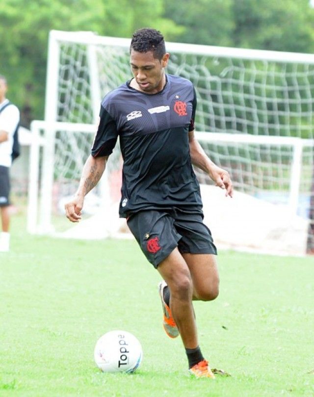 Hernane vai encarar o Botafogo neste domingo / Divulgação/Flamengo