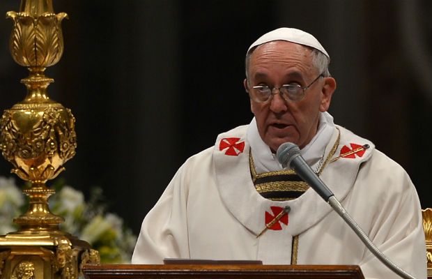 O Papa pediu que a mensagem fosse aplicada não apenas à religião, mas também a qualquer dificuldade da vida, principalmente em épocas de crise / Vincenzo Pinto/AFP