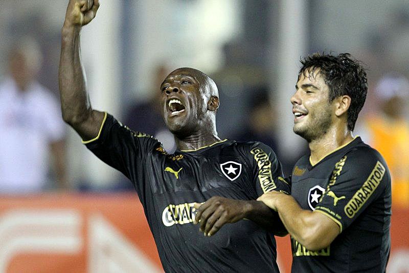 Santos enfrenta o Joinville