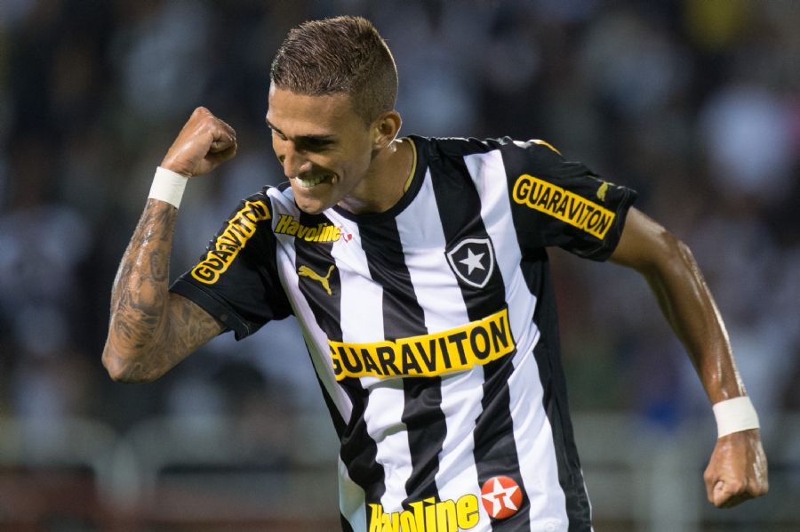Rafael Marques comemora o segundo gol da vitória contra o Santos / Fotoarena/Folhapress