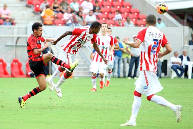 Náutico e Flamengo ficaram no empate sem gols neste domingo / Matheus Britto Imagem/Futura Press/Folhapress
