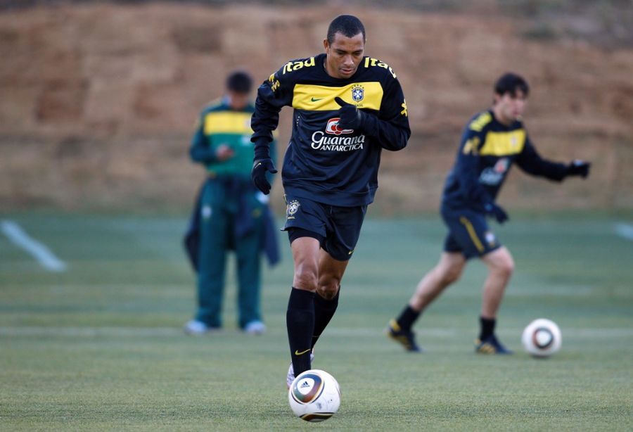 Gilberto Silva em treino da Seleção: a caminho do Olímpico