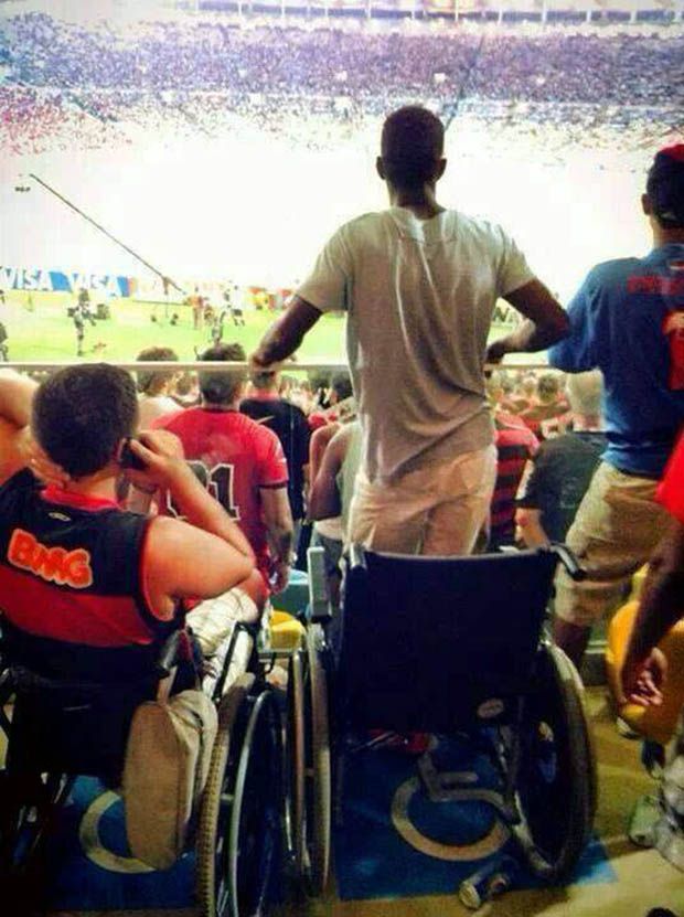 Torcrdor do Flamengo cadeira de rodas Maracan¿¿