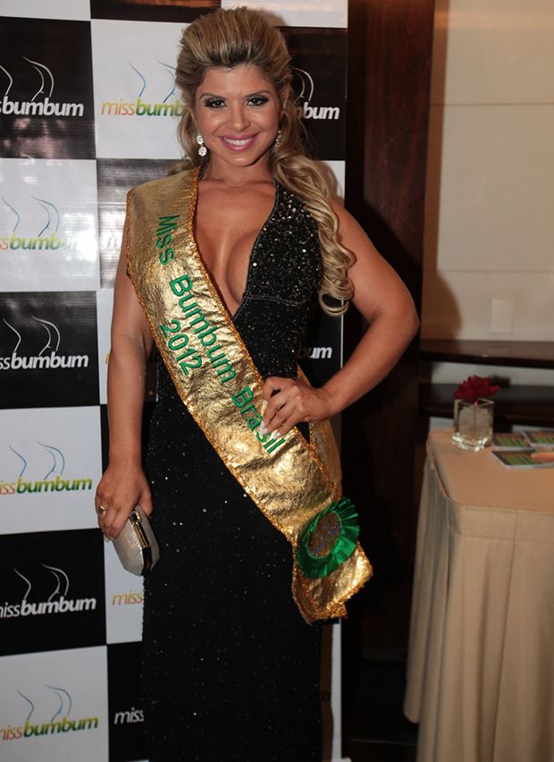 Panicat Renatinha Prestigia O Miss Bumbum Notícias Famosos Br