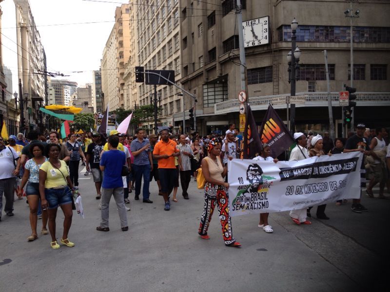 Manifestantes protestam por consciência negra