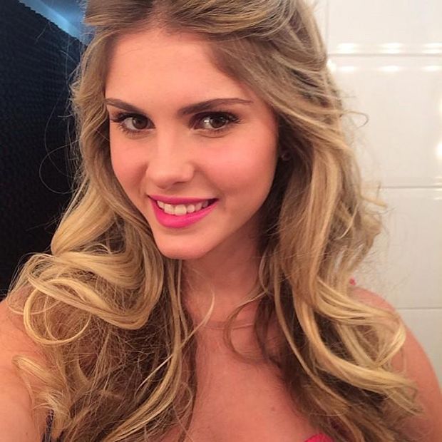 Bárbara Evans sensualiza em novo ensaio veja Notícias Famosos Band com br