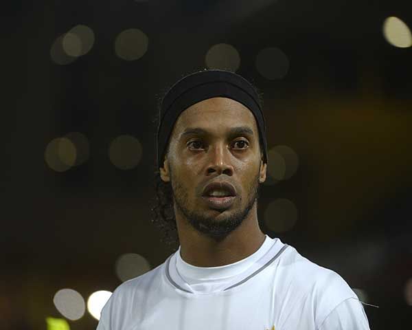 Ronaldinho na derrota para o Raja