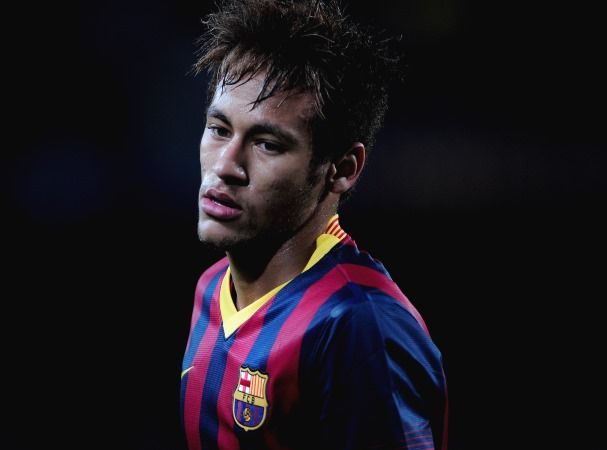 Neymar em campo: o Barcelona teria deixado de pagar mais de 9 milhões de euros em impostos pelo atacante  / Josep Lago/ AFP